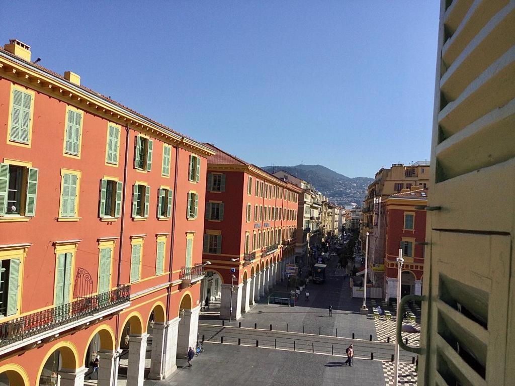 Spacious 3 Bed In The Heart Of Lejlighed